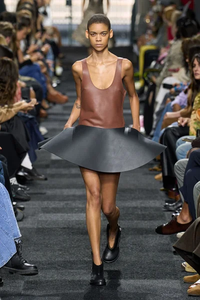Look 8